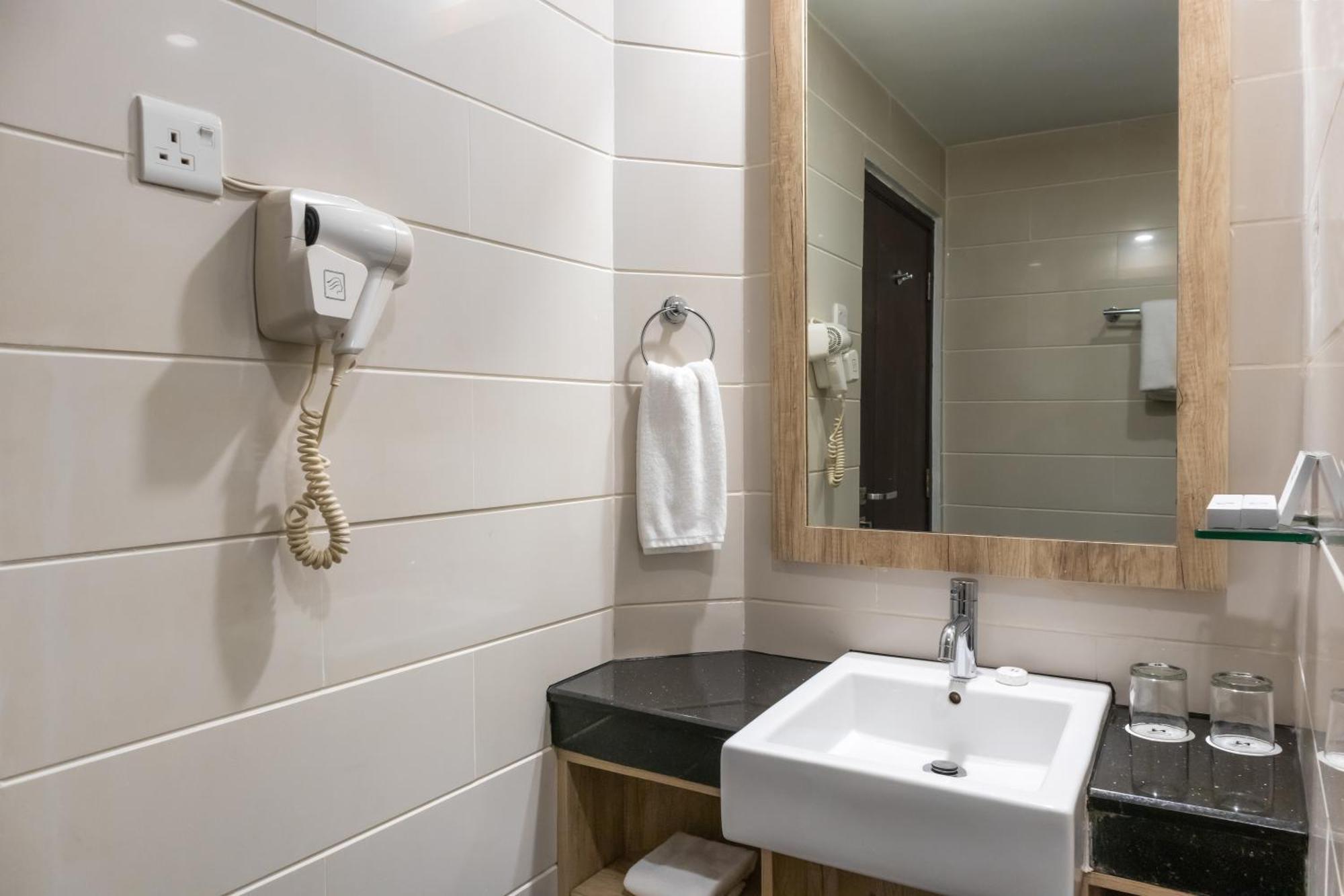 Swiss-Belinn Baloi Batam Nagoya Dış mekan fotoğraf